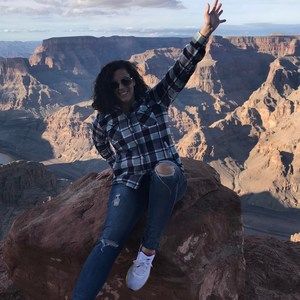 Meet your Posher, Nicole